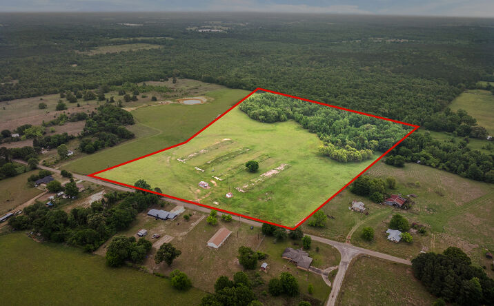 000 County Road 3322, Pittsburg