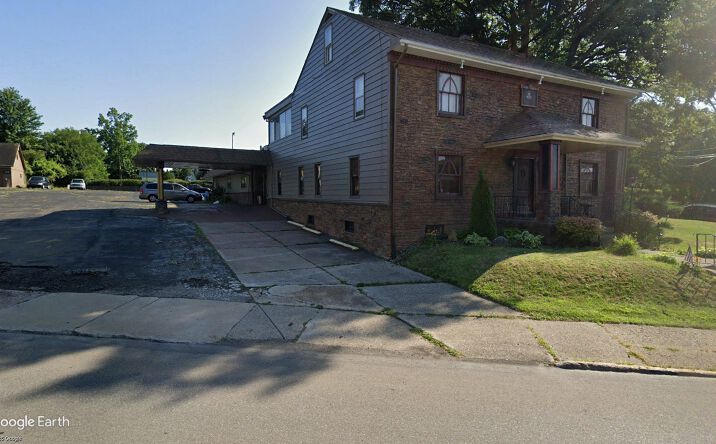 2926 Pine Ave, Erie