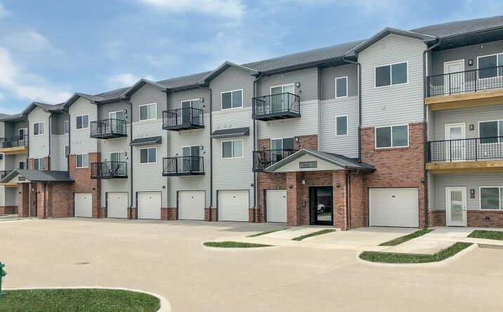 6025 Ridgemount Dr NE, Cedar Rapids