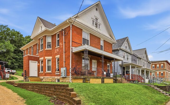 2515 Central Avenue, Dubuque