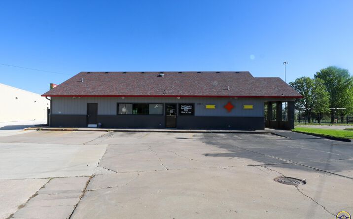 1004 E 12th Ave, Emporia