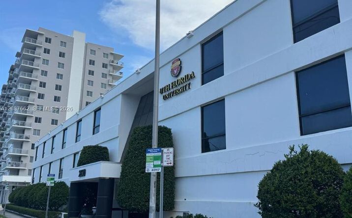 Medical Office For Sale on 27th Ave, Miami