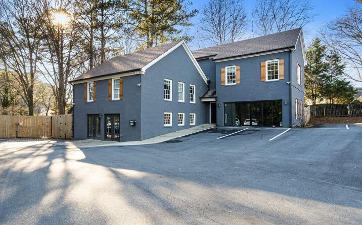 210 W Crossville Road, Roswell