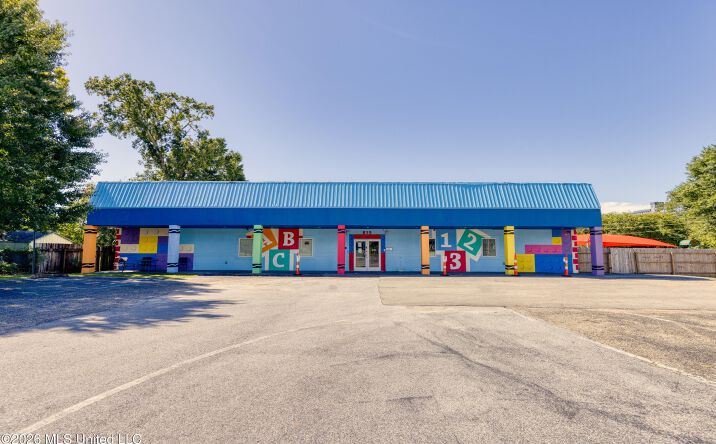 615 Howard Avenue, Biloxi