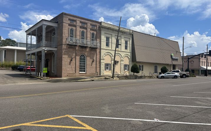 100 N Main Street, Newton