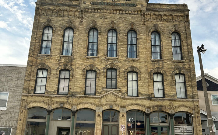 907-911 W National Ave, Milwaukee