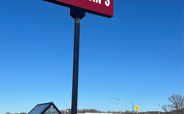 12524 Frontage Road, Osseo
