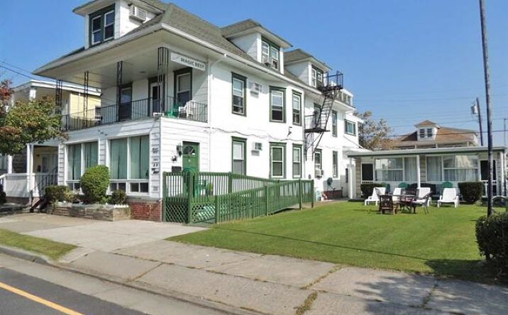 233 E Juniper Avenue, Wildwood
