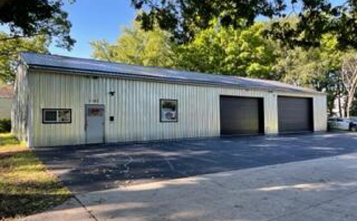 1147 S Bracy Avenue, Greenville