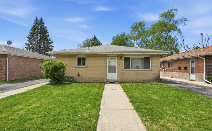 808 Mackinaw Avenue, Calumet City