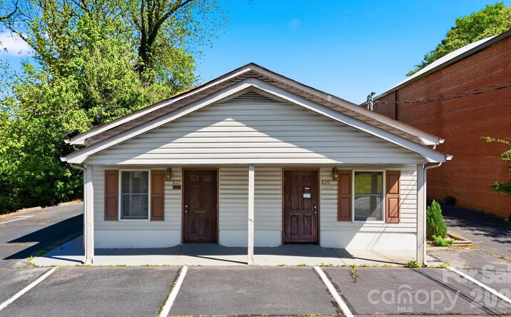 820 & 822 2nd Avenue Sw, Hickory