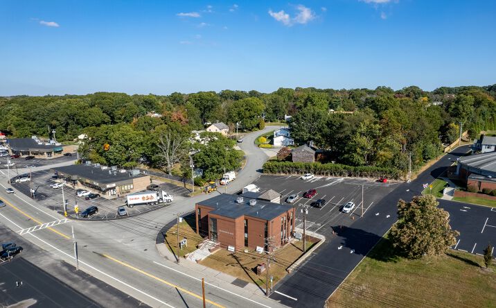 712 Oaklawn Avenue, Cranston