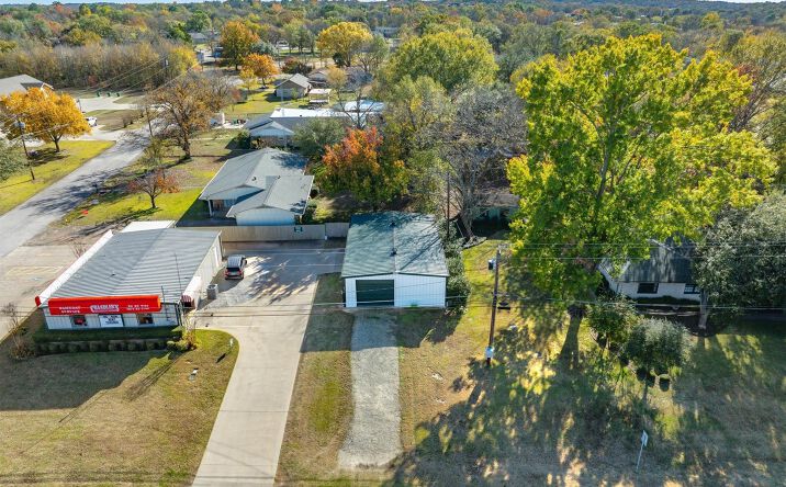 573 W State Highway 243, Canton