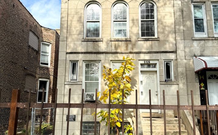 5126 W Fulton Street, Chicago