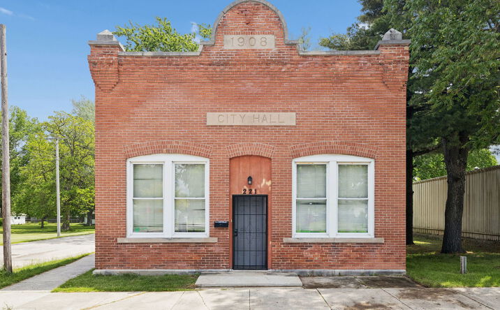 221 N Mitchell Street, Braceville