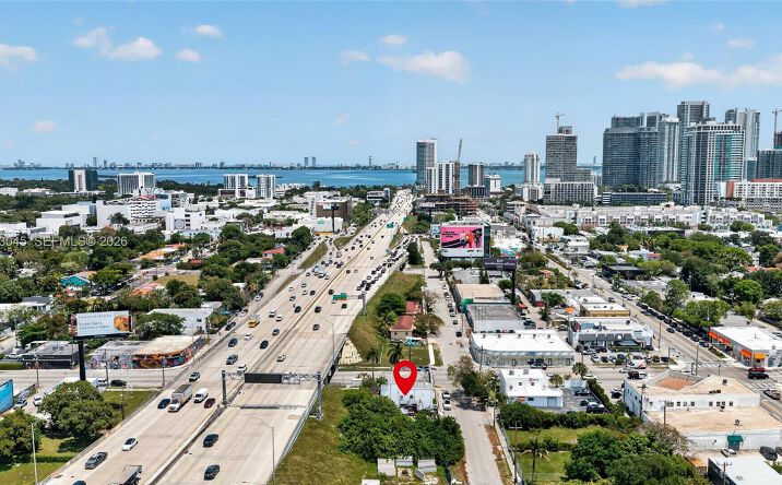 201 NW 37th St, Miami