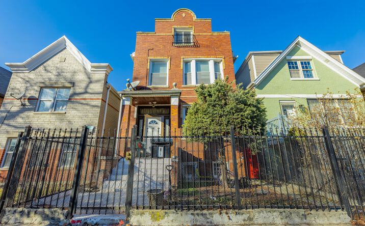 2522 W Haddon Avenue, Chicago
