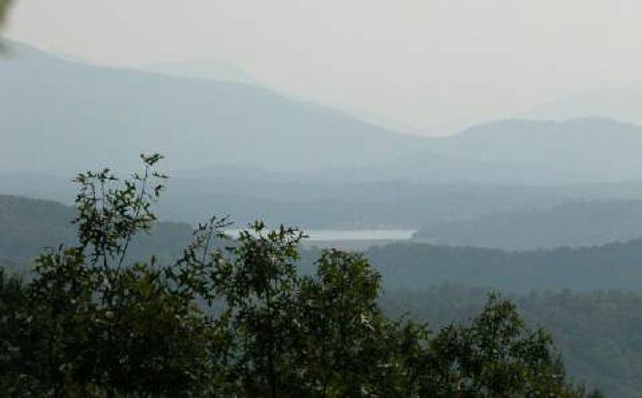 Double Knob Drive E, Hayesville