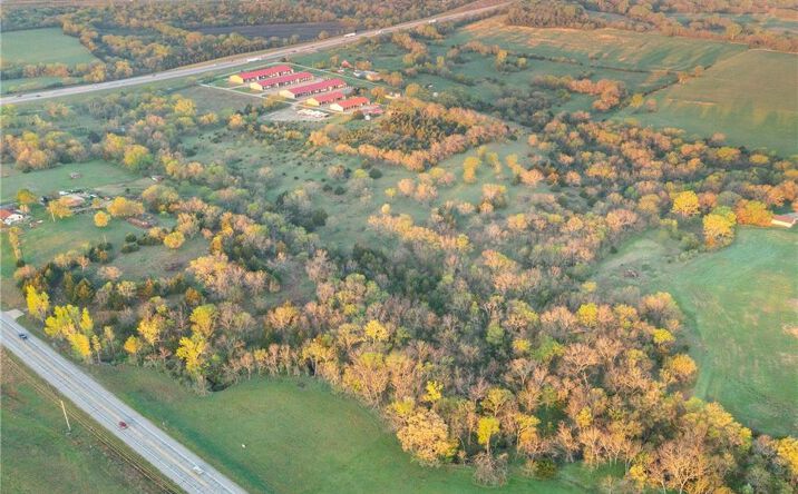 E 600 Road, Lecompton