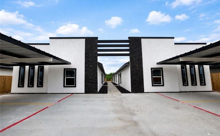 196 Farrell Road, Weslaco
