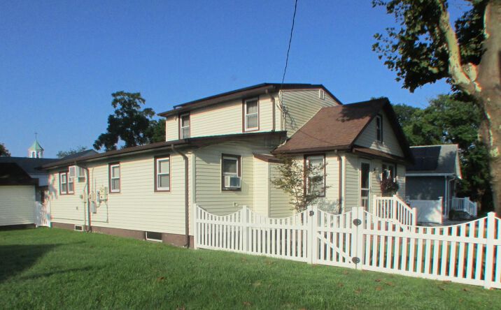 10 W Atlantic Avenue, Villas