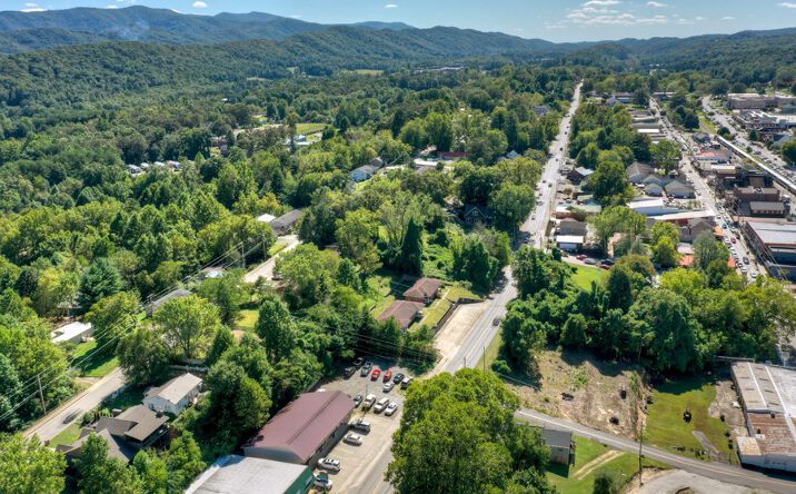 3640 E First Street, Blue Ridge