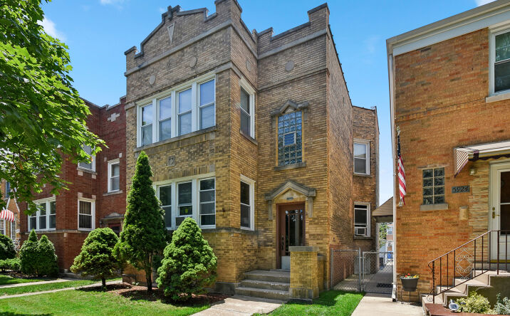5922 N Melvina Avenue, Chicago