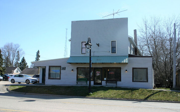 117 S Grove Street, Delton