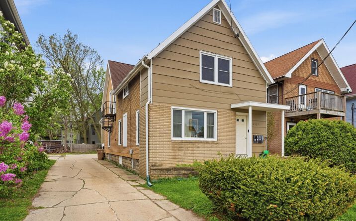 2027 E Washington Avenue, Madison