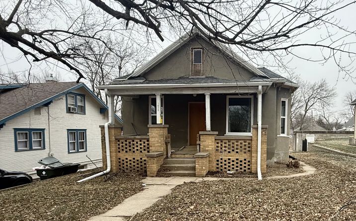 1820 S Nicollet St, Sioux City