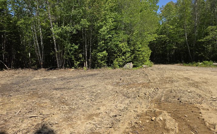 Birch Hill Road, Lakeville