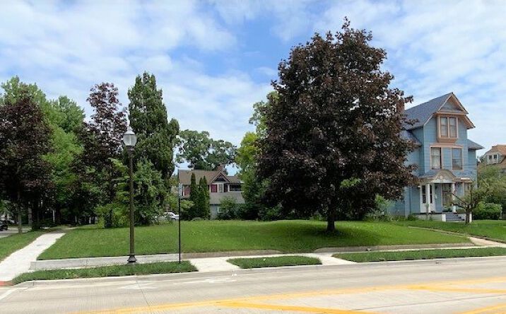552 E Chicago Street, Elgin