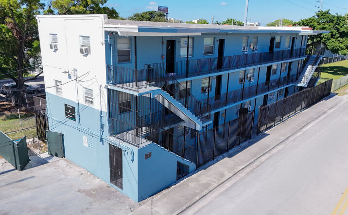 220 NW 11TH TER, MIAMI