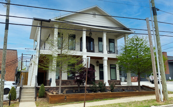 20 E Spring St, Fayetteville