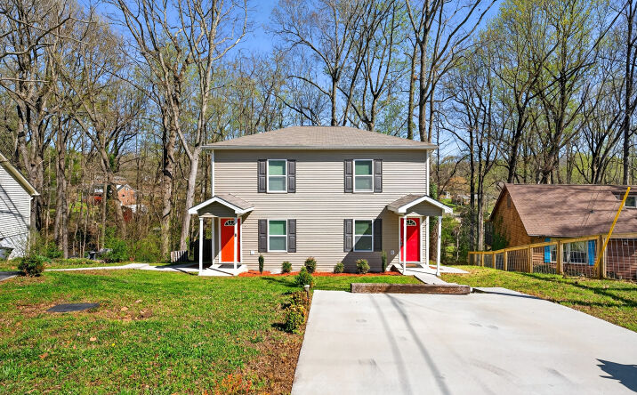 100 PARKSTONE DR, GREENVILLE
