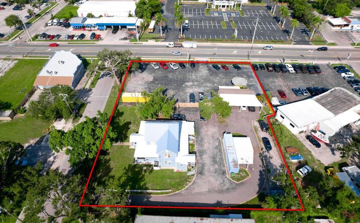 1827 9th Street West, Bradenton