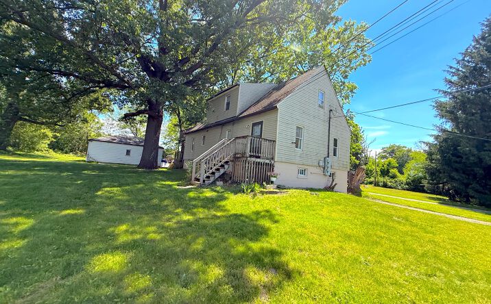 1491 Service Street, Lake Station