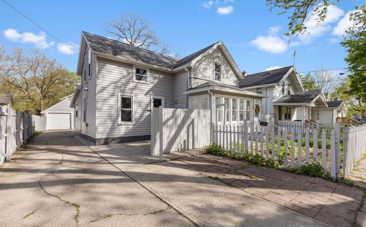 1119 DEWEY Avenue, Beloit