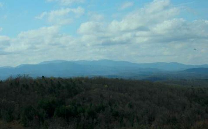 355 Cinnamon Bear Road, Mineral Bluff