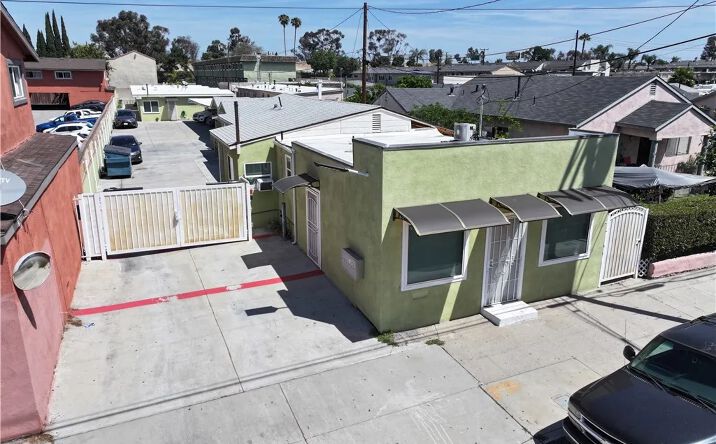 9209 Artesia Boulevard, Bellflower