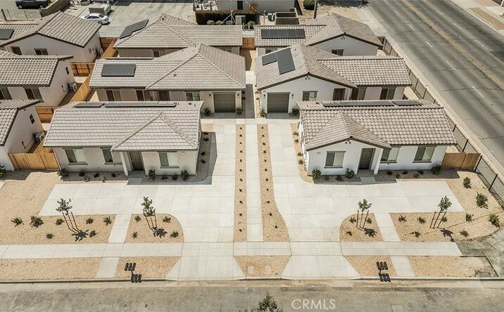 2365 N Arthur Avenue, Fresno