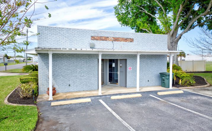 120 South Anoka Avenue, Avon Park