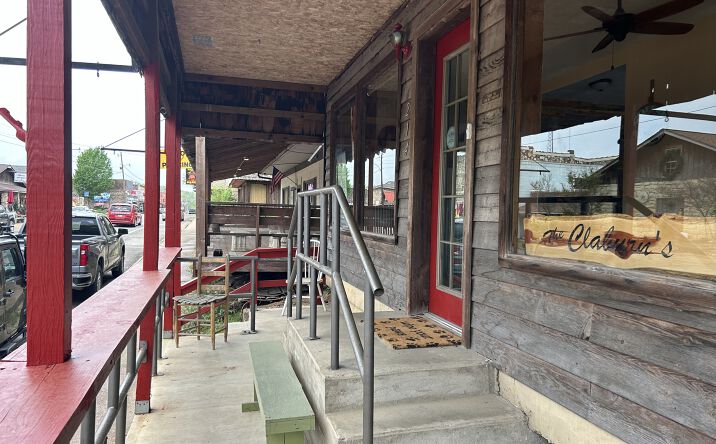 214 E Main St, Hardy