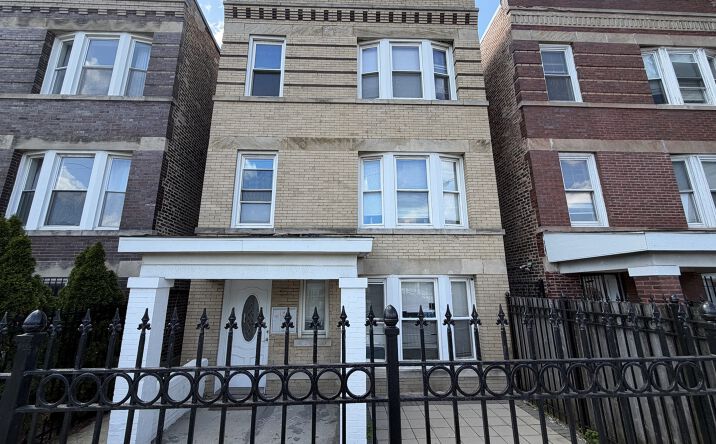 2323 W Fullerton Avenue, Chicago