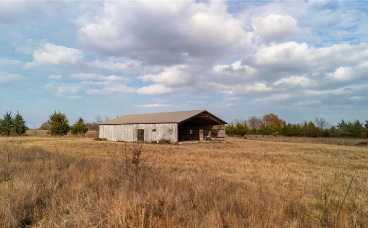 3255 County Road 3255, Clarksville