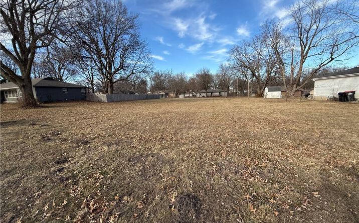 1902 W Main Street, Greenwood