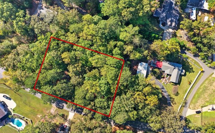 812 Willow Oak Drive, Woodstock