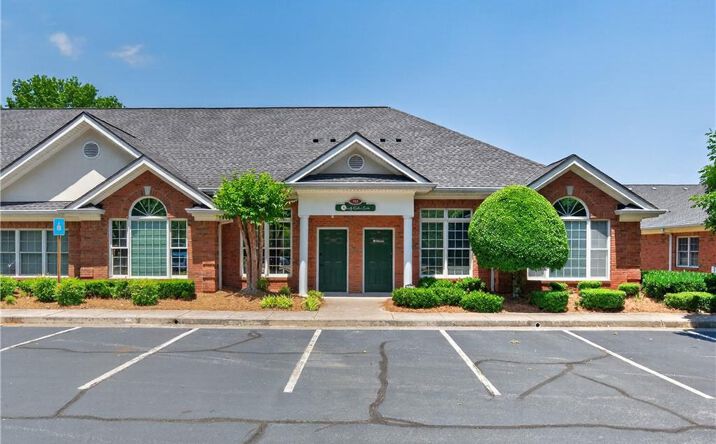 304 E Crossville Road, Roswell