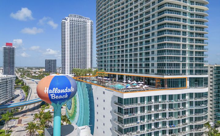 4111 South Ocean Drive, Hollywood