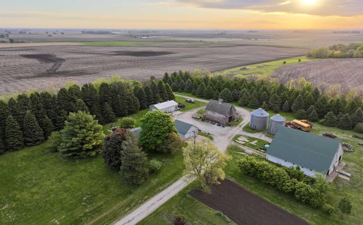 1740 Utopia Avenue, Panora